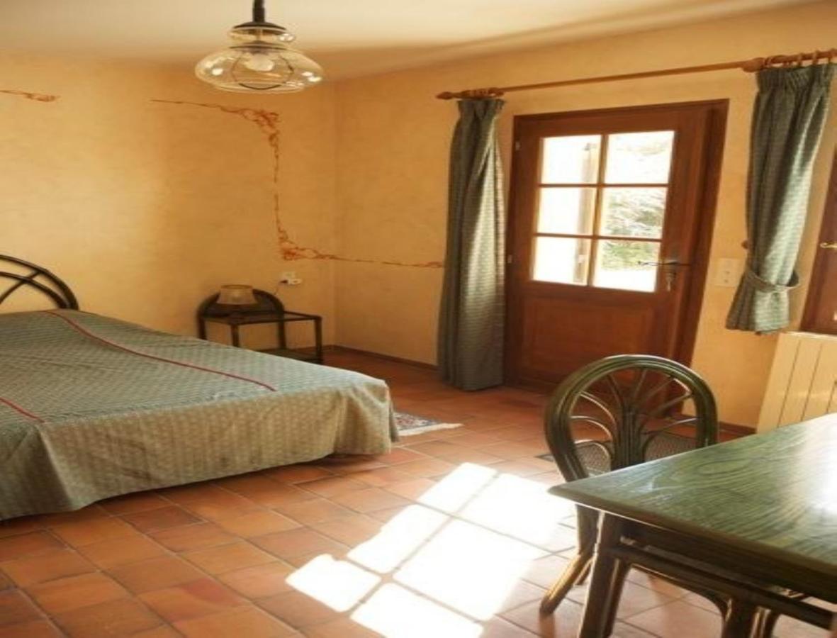 Chambres D'Hotes Les Pierries Vézannes Pokój zdjęcie
